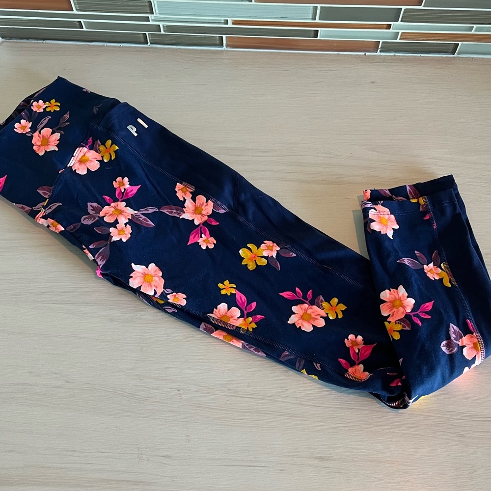 Women’s Victoria’s Secret Pink Ultimate Floral Leggings